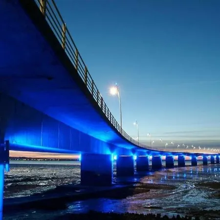 Mer,,a 1mn ! فندق *