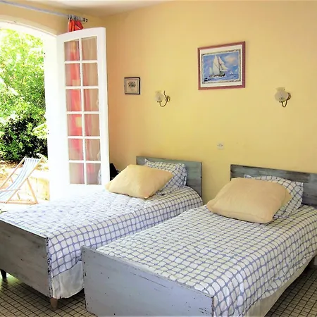 Mer,,a 1mn ! فندق رونس لو بين